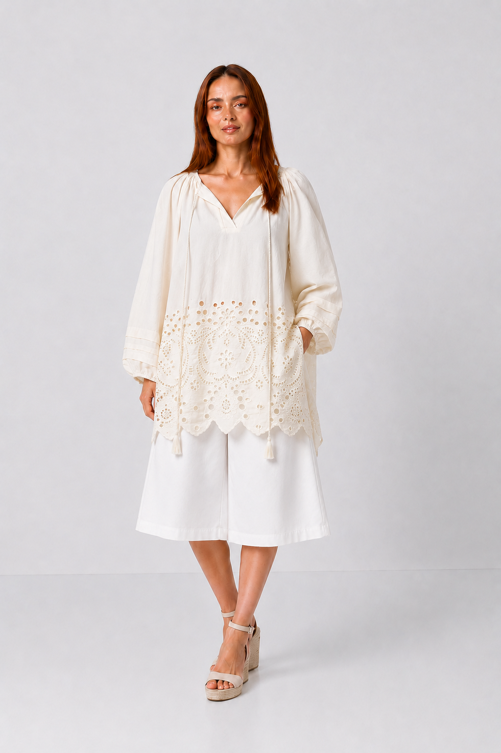 Incarca imaginea in galerie, Tunică Ivory cu Broderie Spartă