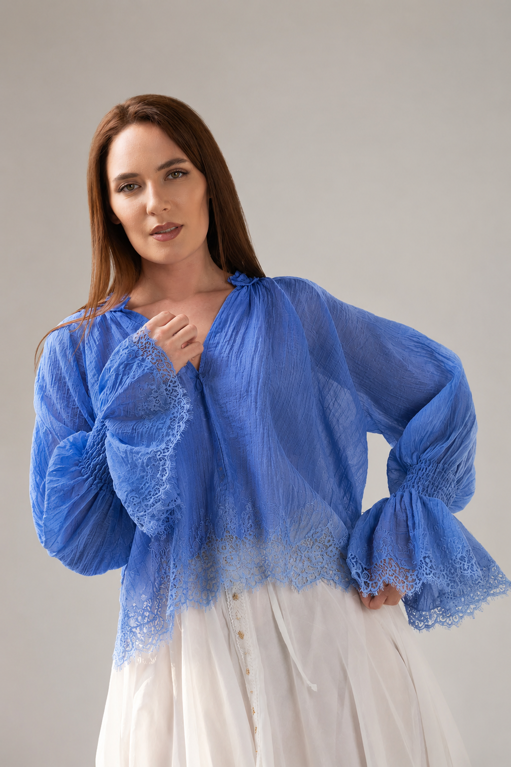 Incarca imaginea in galerie, Bluză tip ie în nuanță bleu pastel din voal texturat delicat