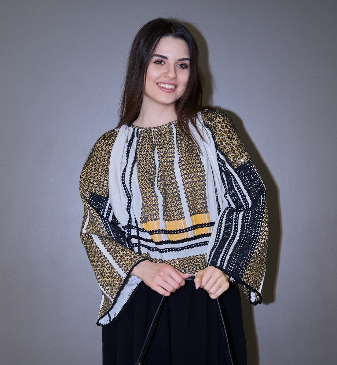 Load image into Gallery viewer, Traditional romanian blouse