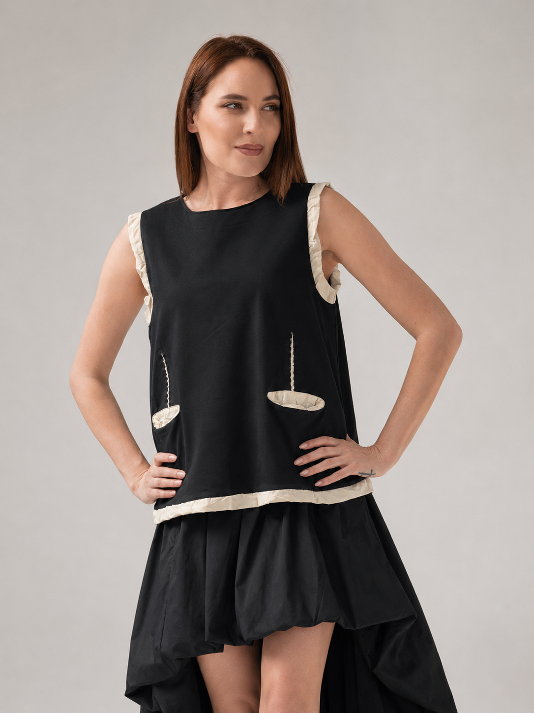 Incarca imaginea in galerie, Top Negru din Bumbac cu Detalii Contrast Ivoar