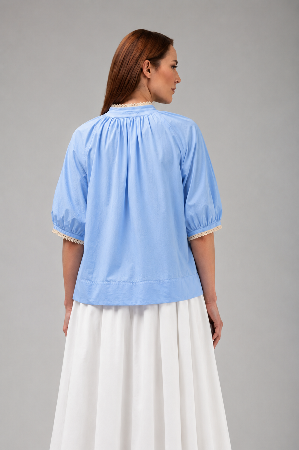Load image into Gallery viewer, The blouse is made of viscose