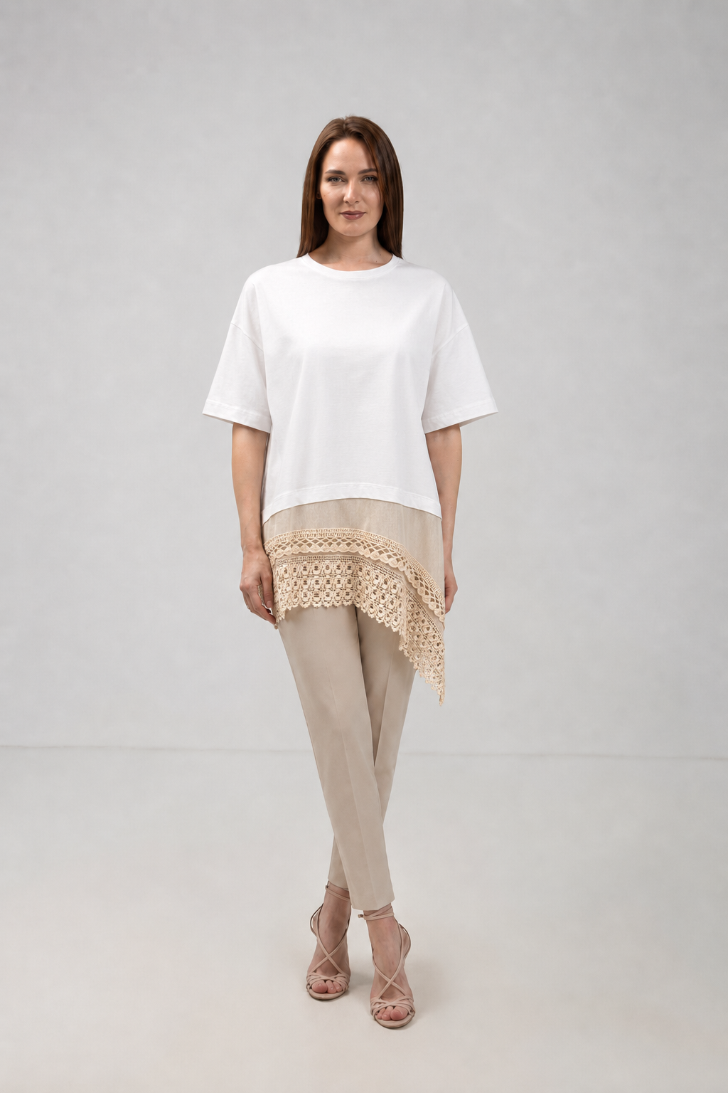 Load image into Gallery viewer, The blouse is made of viscose