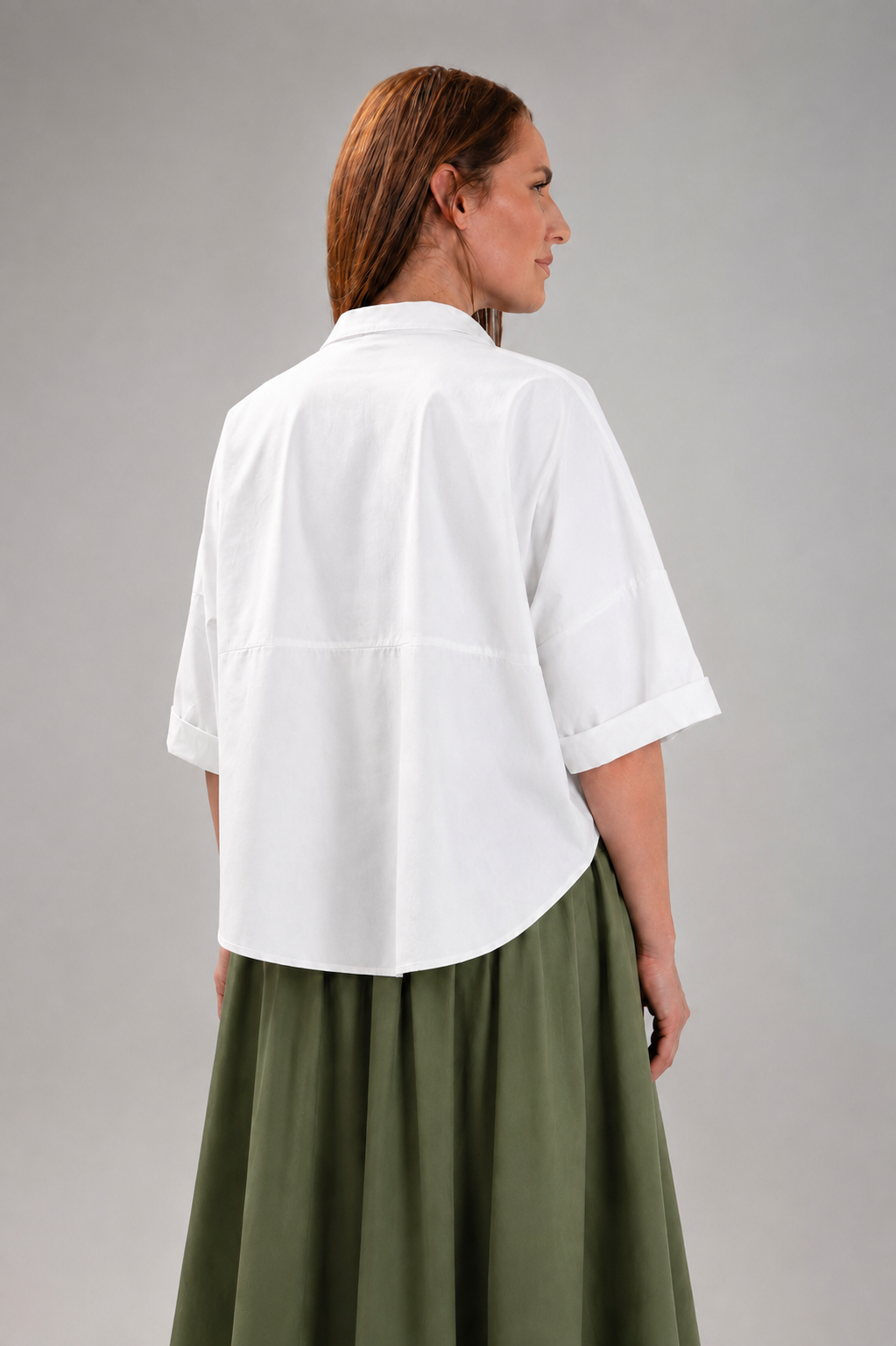 Load image into Gallery viewer, Dark green cotton shirt dress with macrame applications