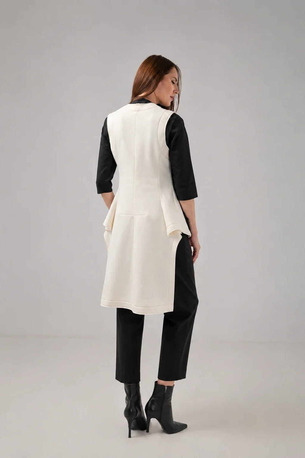 Incarca imaginea in galerie, Jachetă-Vestă din Neopren Oversized, Asimetrică cu Spate Lung - Ivoar