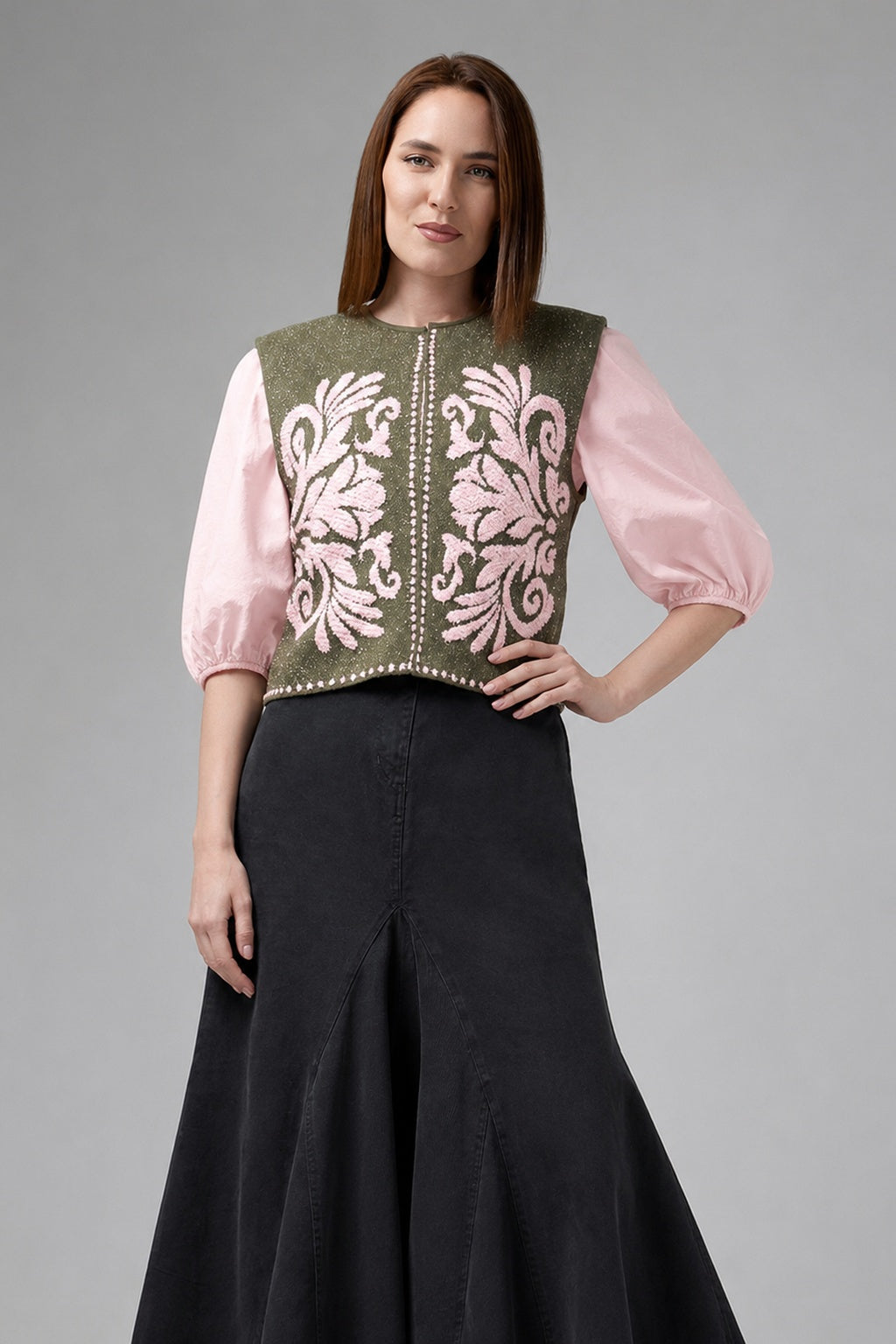 Load image into Gallery viewer, Dark green cotton shirt dress with macrame applications