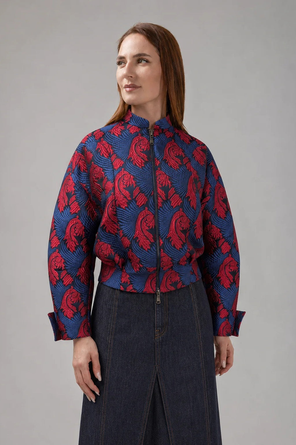 Incarca imaginea in galerie, Jachetă Bomber Jacquard cu Motive Grafice – Bleumarin &amp; Roșu