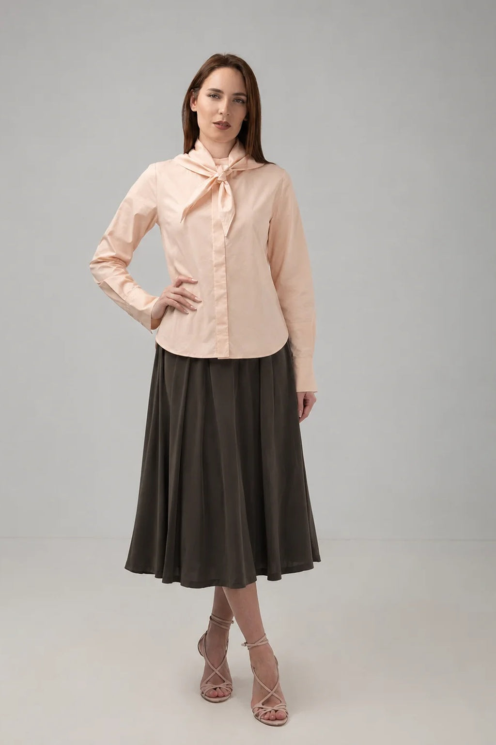 Load image into Gallery viewer, Dark green cotton shirt dress with macrame applications