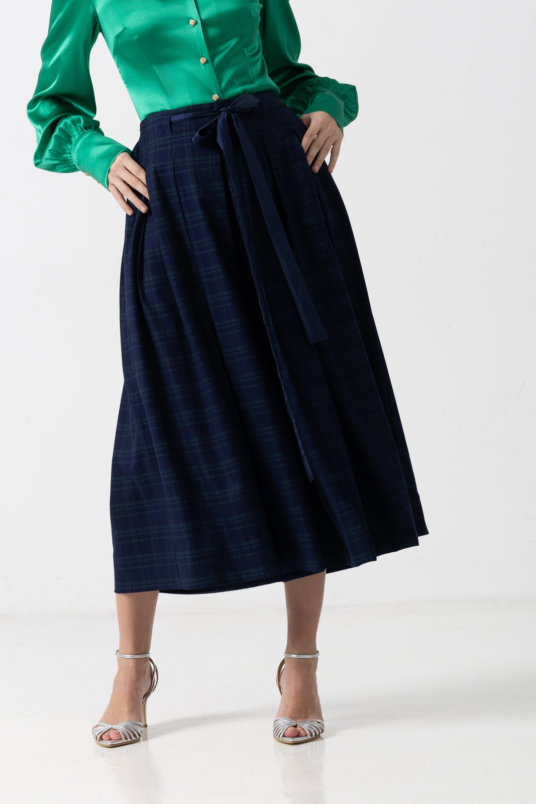 Load image into Gallery viewer, Fuchsia cotton midi dress with short sleeves and drawstring at the waist