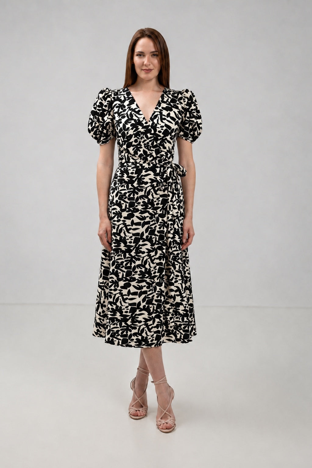 Incarca imaginea in galerie, Rochie Midi Alb-Negru cu Imprimeu Floral și Mâneci Bufante