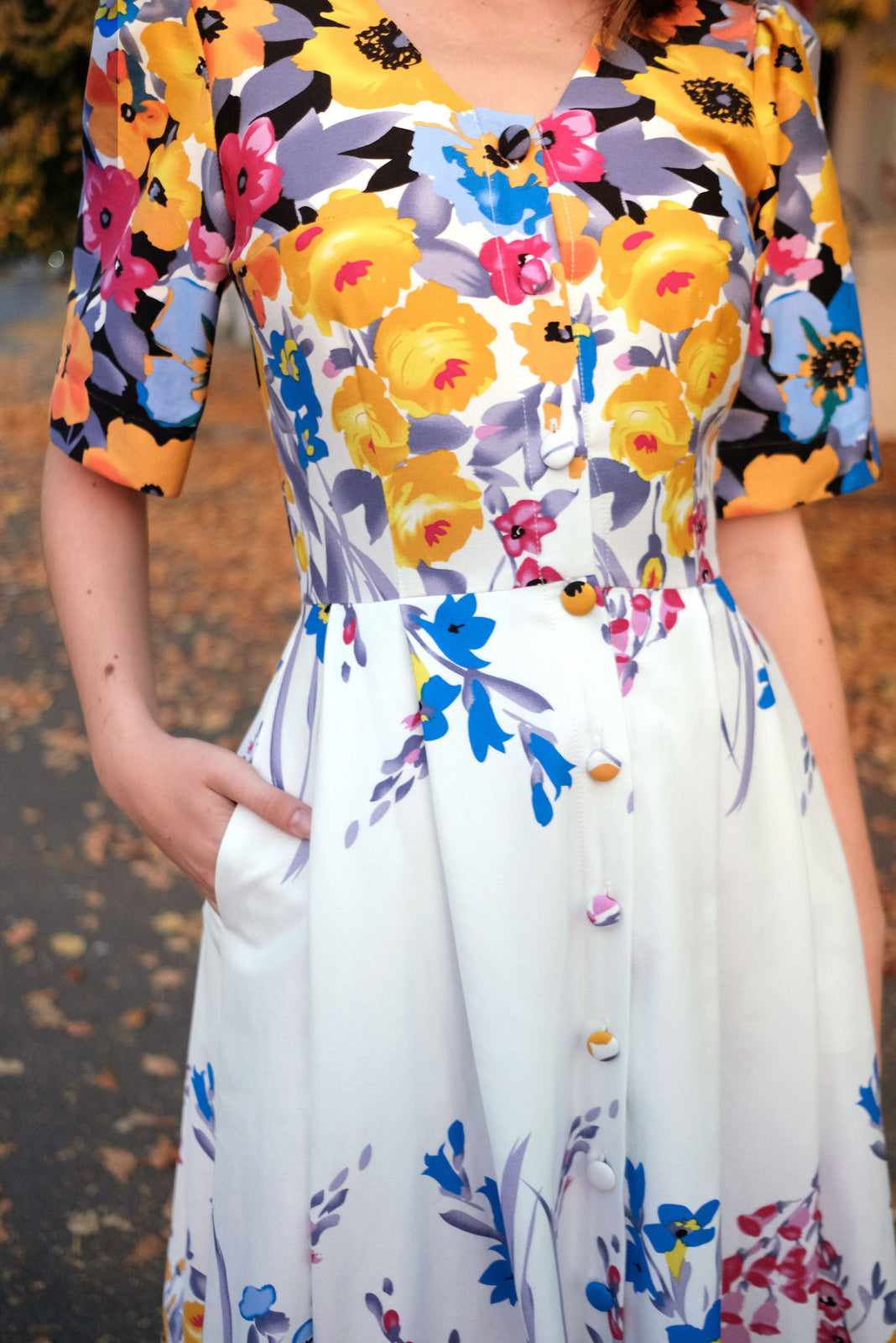 Incarca imaginea in galerie, Rochie midi din bumbac cu nasturi imbracati si maneci scurte