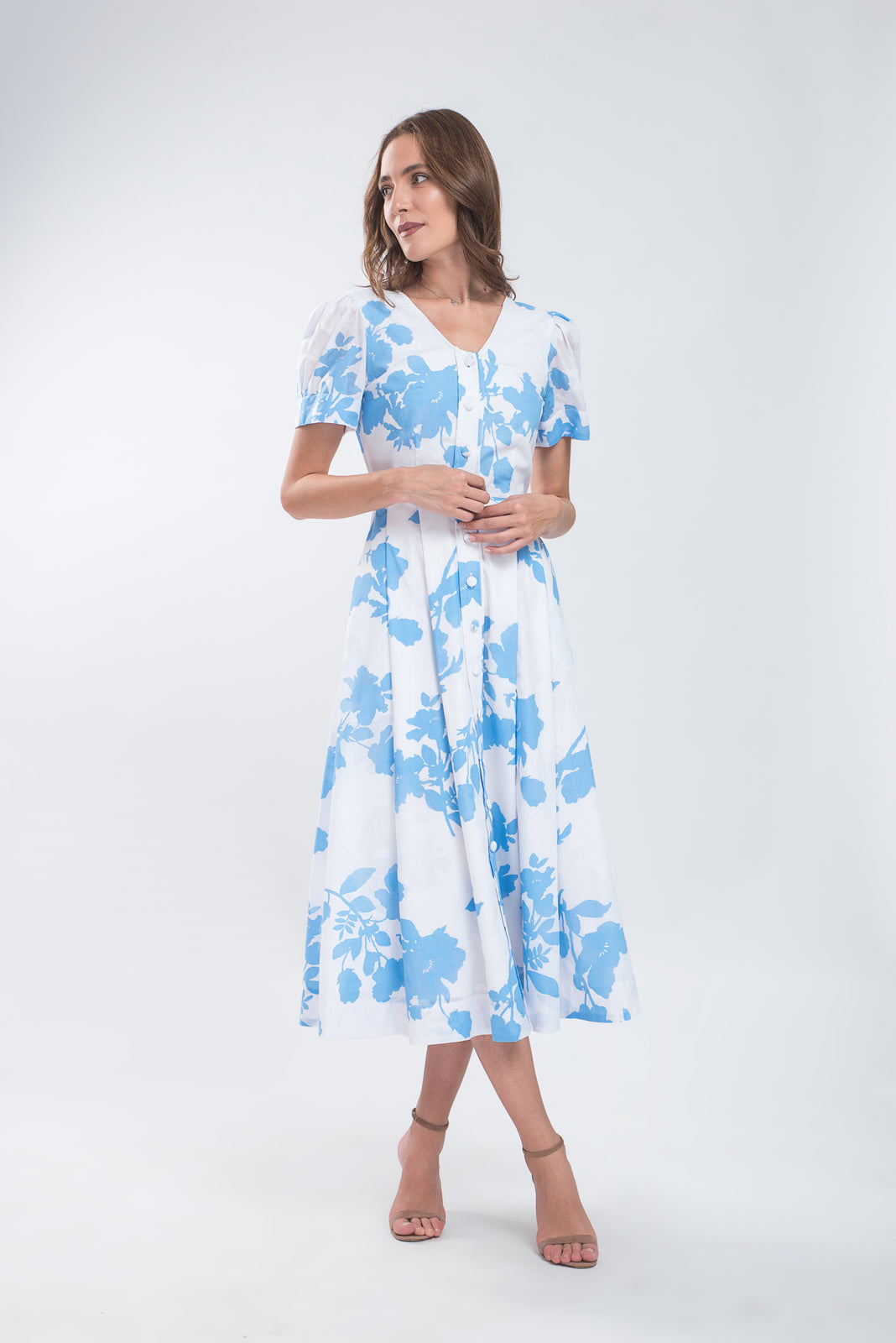 Incarca imaginea in galerie, Rochie midi cu nasturi din bumbac cu imprimeu floral albastru