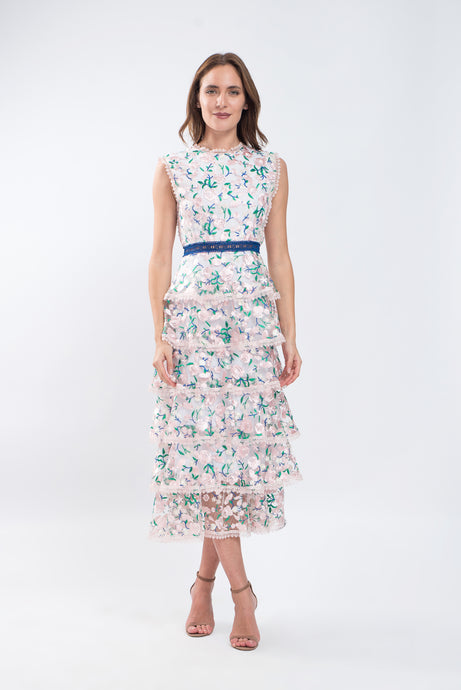Rochie lunga din organza cu volane si aplicatie dantela